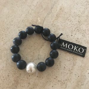 Moko Handmade Black/White Bead Bracelet